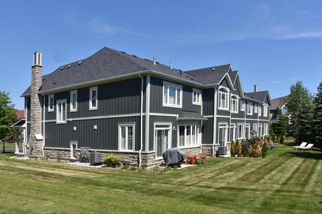 New Blue Mountain Village Snowbridge Executive Townhome Sleeps 10 With Outdoor Pool And Shuttle Nottawa エクステリア 写真