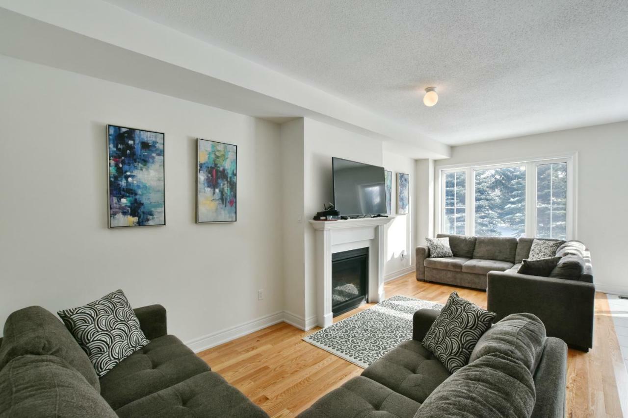New Blue Mountain Village Snowbridge Executive Townhome Sleeps 10 With Outdoor Pool And Shuttle Nottawa エクステリア 写真
